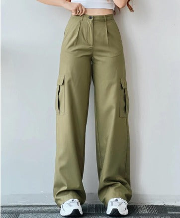 Women's high-waist cargo jeans with pockets in army green