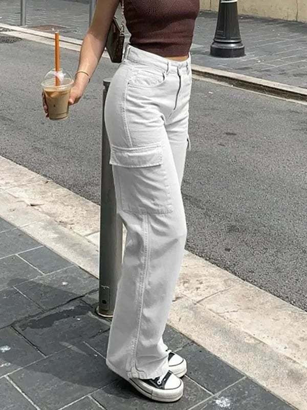 Women's high-waist cargo jeans with pockets in army green