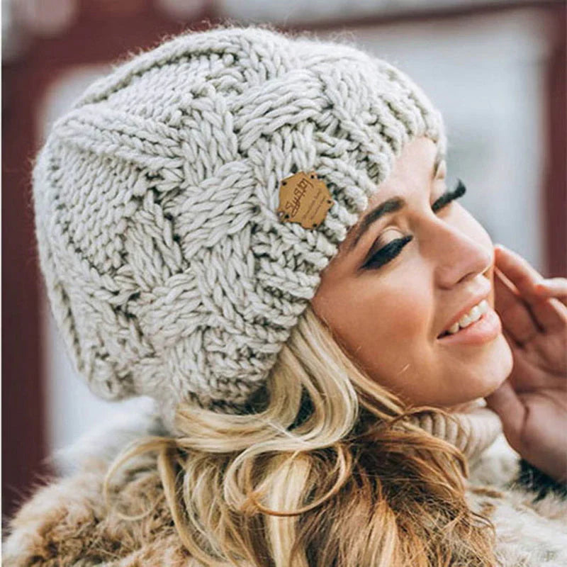 Unisex coffee-brown chunky thermal knitted beanie with a snug, warm fit