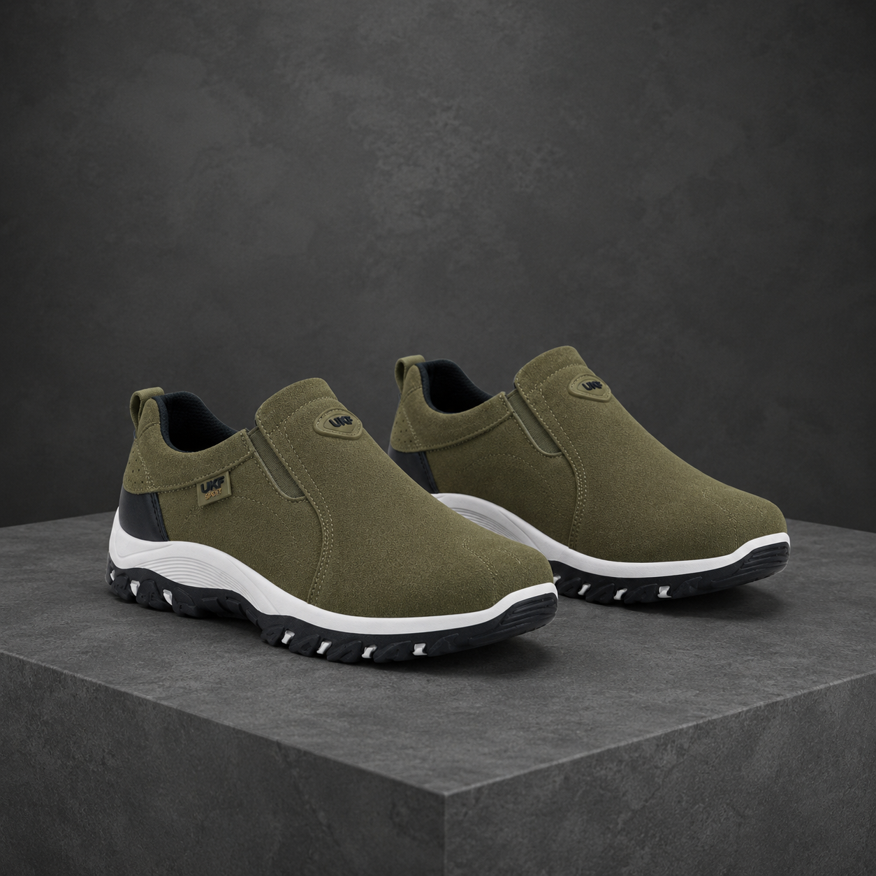 Camel men's slip-on outdoor trainers with a grip sole for autumn walks