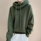 Women's oversized chunky knitted hoodie with drawstring