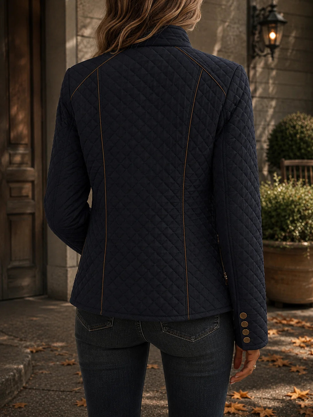 Women's fitted diamond quilted jacket