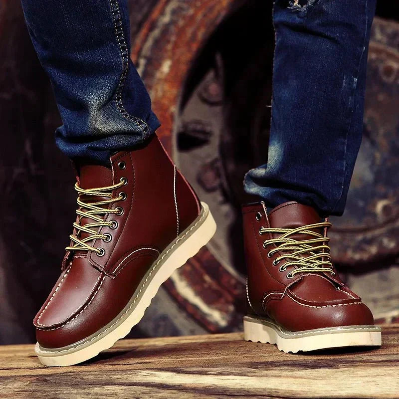 Men's lace-up moc toe ankle boots
