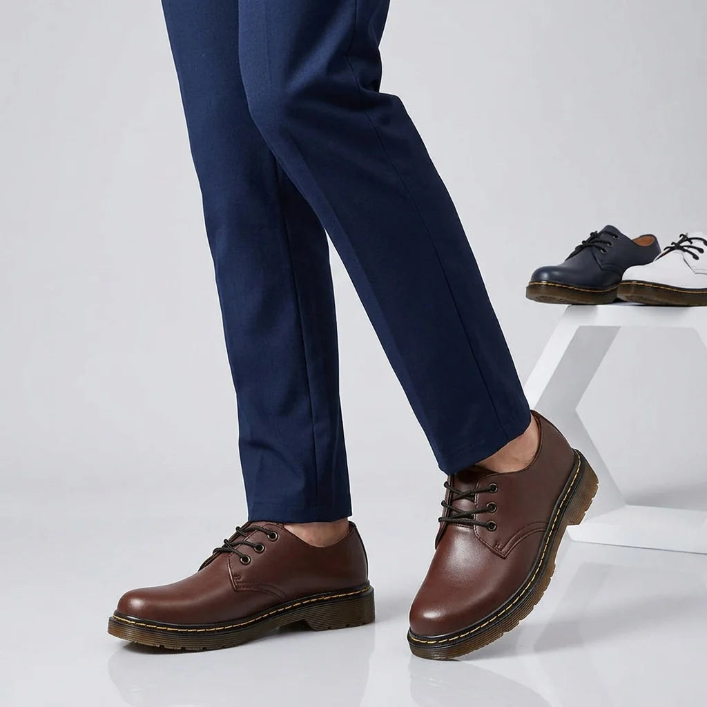 Men's brown lace-up oxford shoes