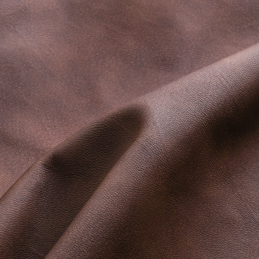 Men's fitted leather jacket with zip front