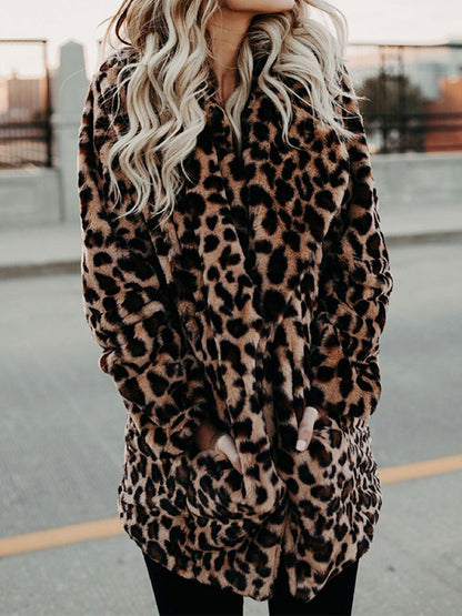 Women's leopard print faux fur coat with an oversized collar
