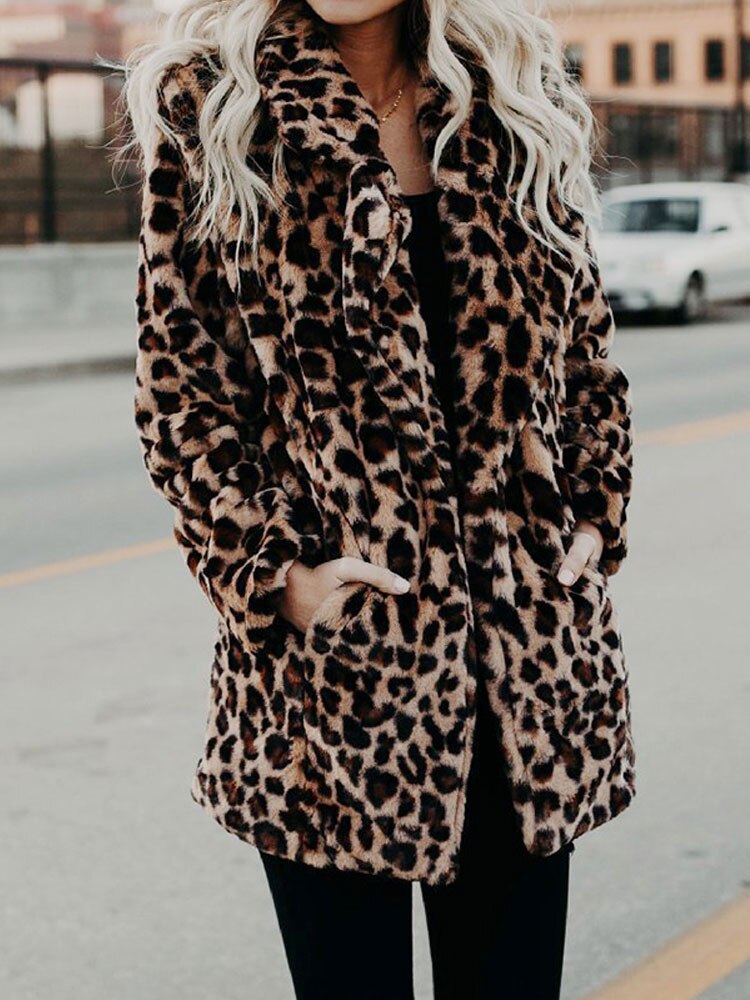 Women's leopard print faux fur coat with an oversized collar