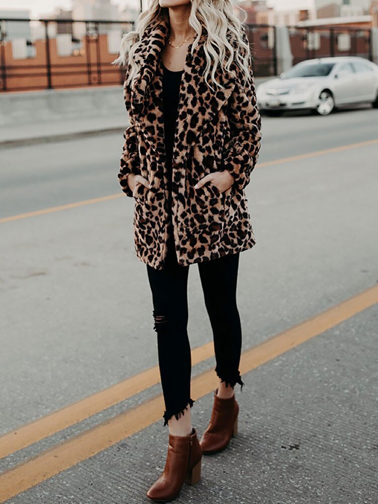 Women's leopard print faux fur coat with an oversized collar