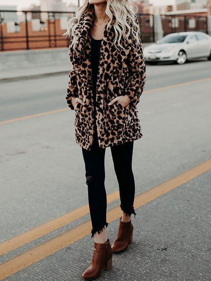 Women's leopard print faux fur coat with an oversized collar