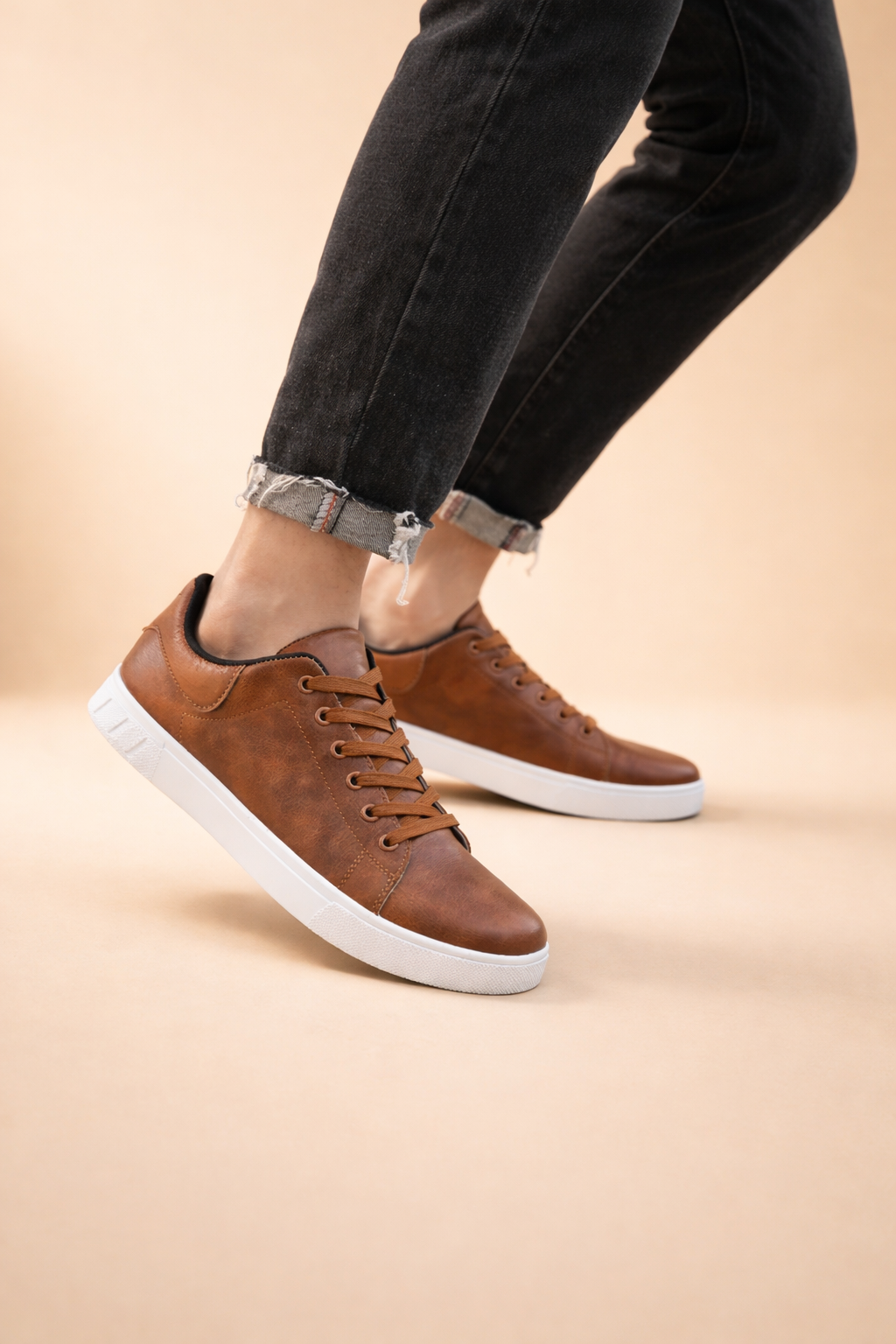 White men's classic low-top trainers with a leather-look finish