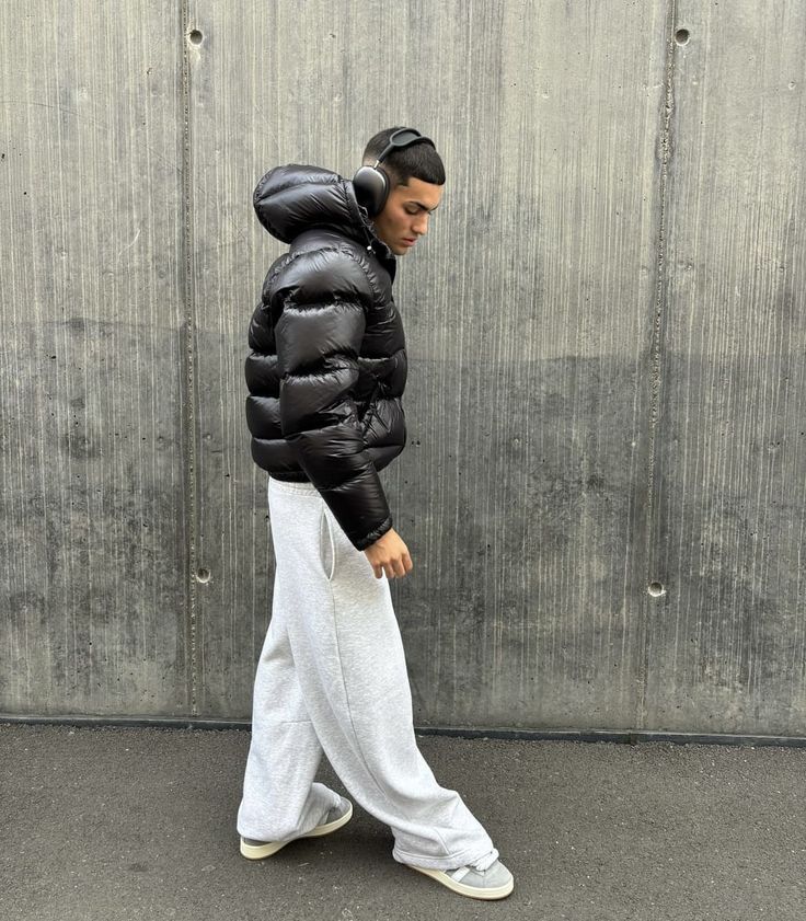 Men's black insulated funnel neck puffer jacket