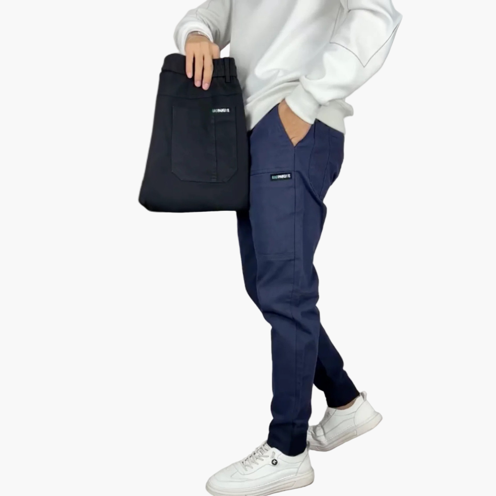 Men's slim tapered stretch cargo trousers with practical pockets in black