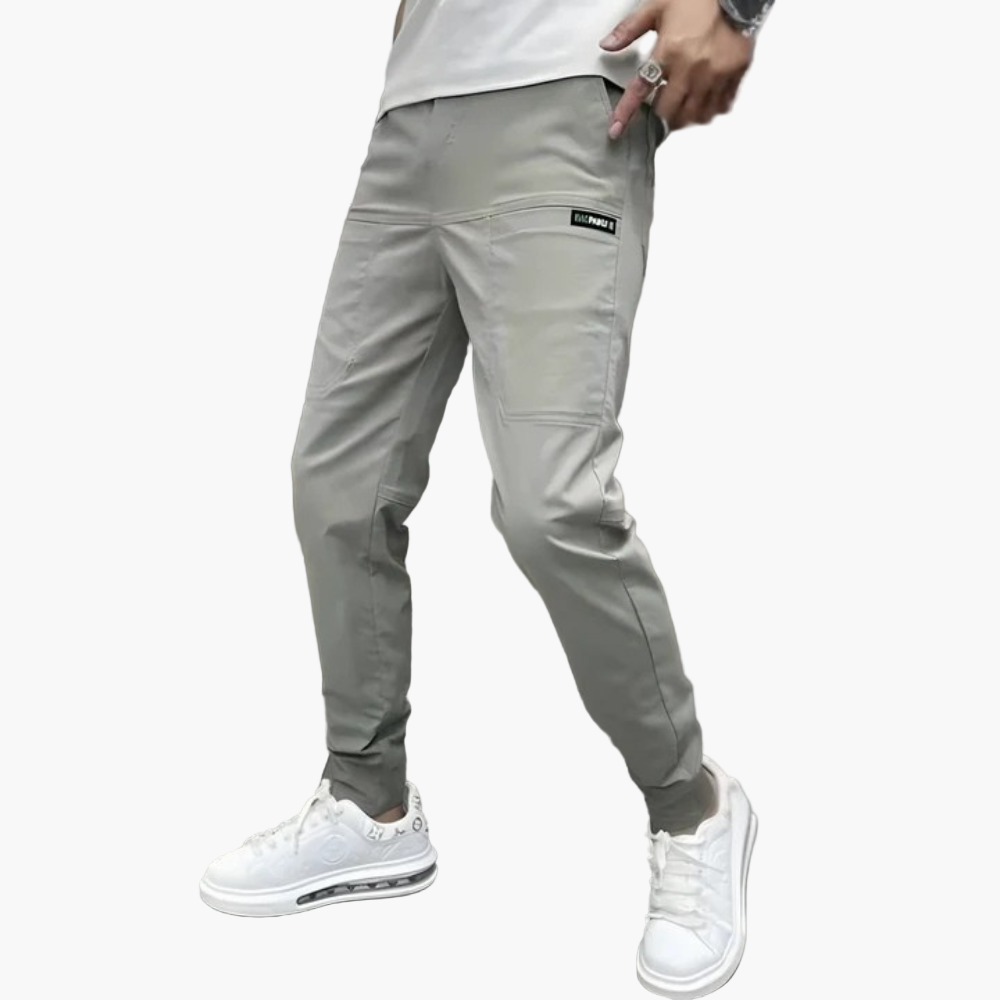 Men's slim tapered stretch cargo trousers with practical pockets in black