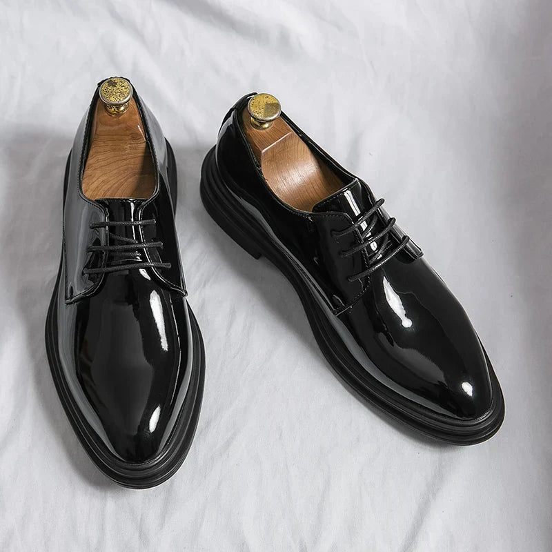 Black patent leather men's Derby shoes with lace-up front