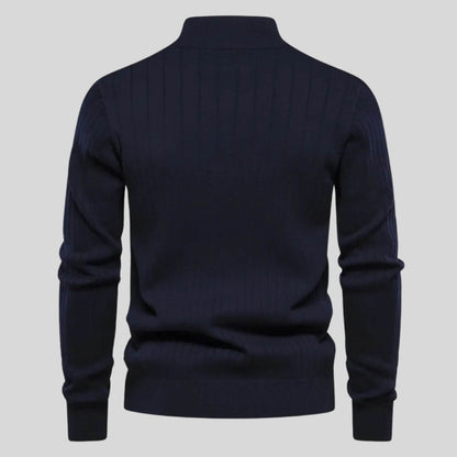 Men's black soft knitted jumper for everyday autumn wear