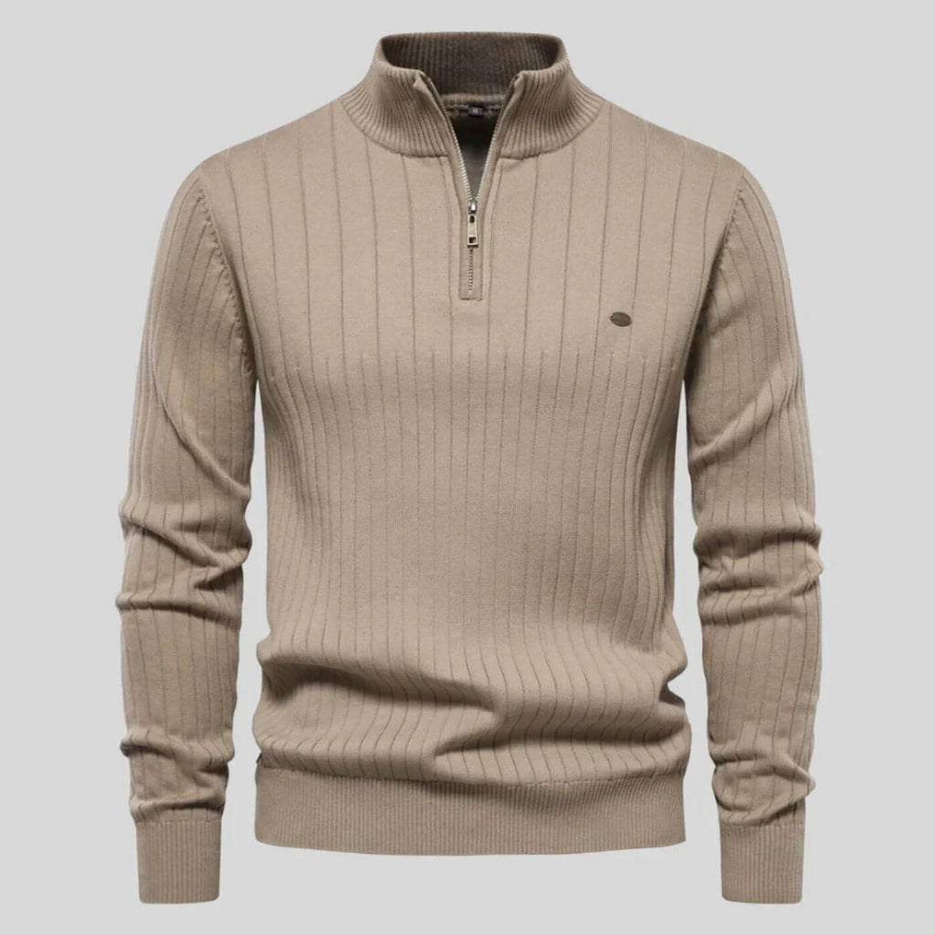 Men's black soft knitted jumper for everyday autumn wear