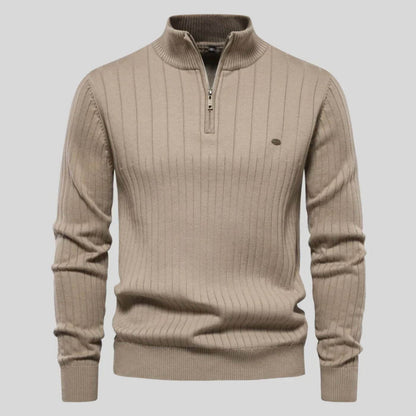 Men's black soft knitted jumper for everyday autumn wear