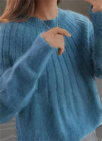 Light pink lightweight cashmere jumper with a soft, breathable feel for autumn