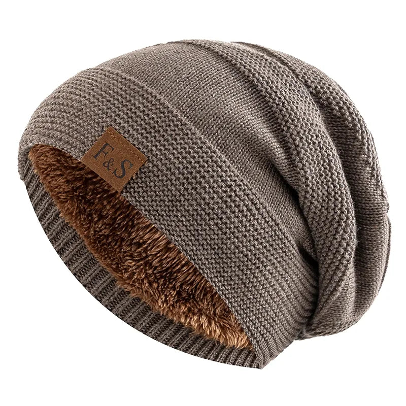 Unisex khaki fleece-lined beanie with a snug knitted fit