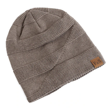 Unisex grey fleece-lined beanie with a snug knitted fit