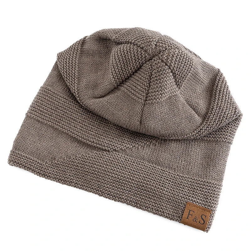 Unisex red fleece-lined beanie with a snug knitted fit