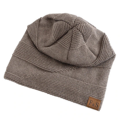 Unisex red fleece-lined beanie with a snug knitted fit