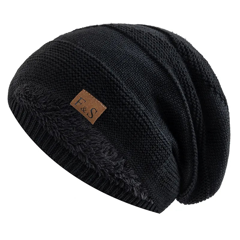Unisex khaki fleece-lined beanie with a snug knitted fit