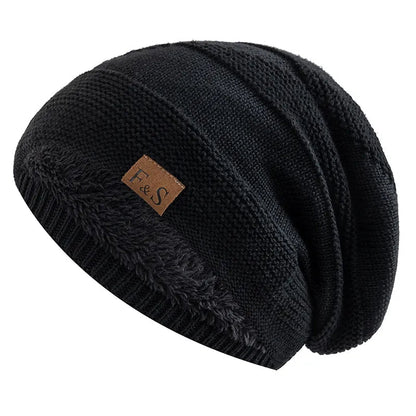 Unisex khaki fleece-lined beanie with a snug knitted fit