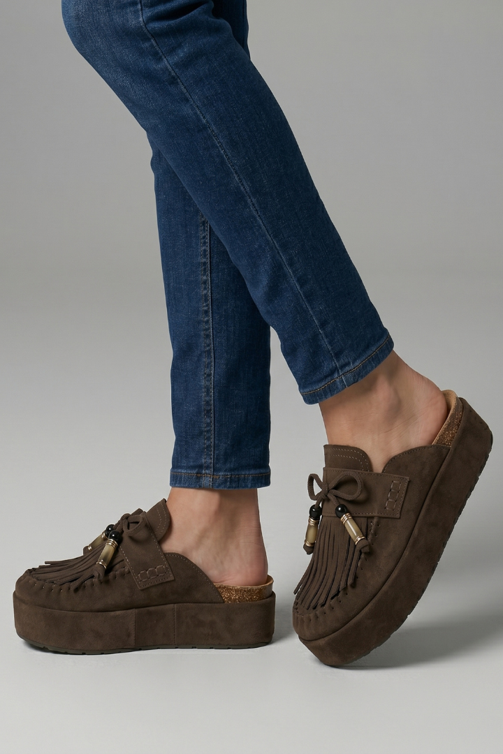 Leather sandals with round toe and slip-on fit, product still life
