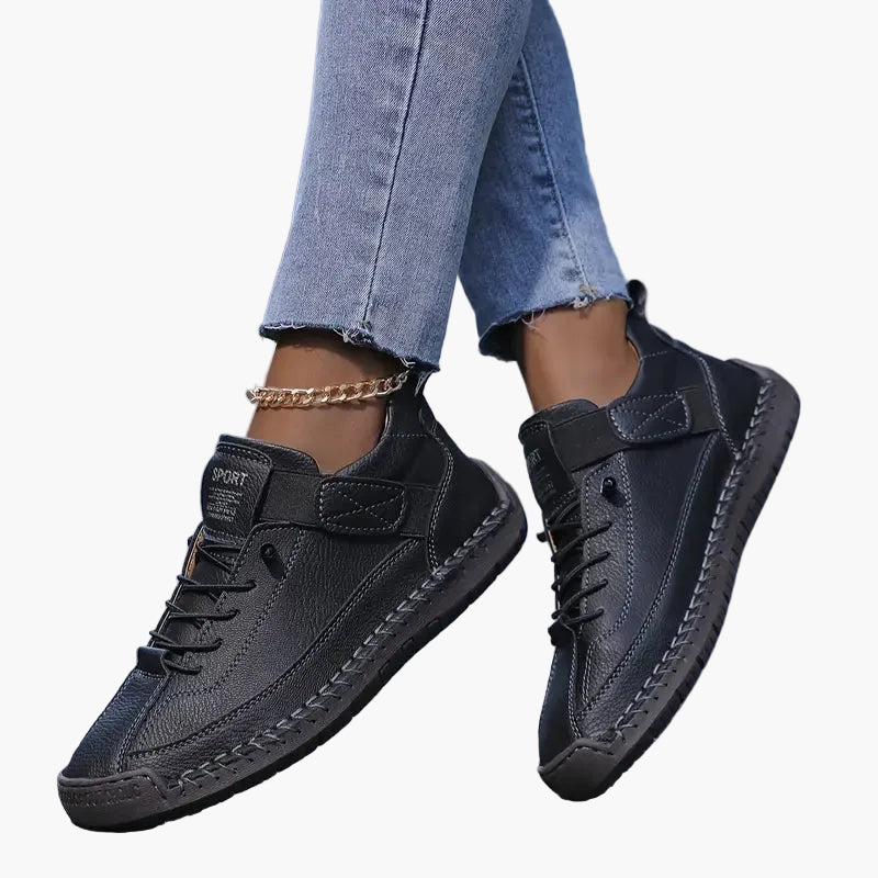 Women's black wide fit chunky trainers with a cushioned sole