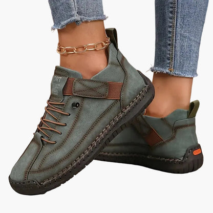 Women's black wide fit chunky trainers with a cushioned sole