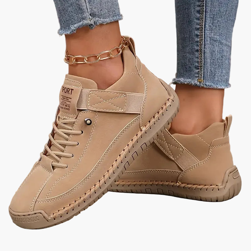 Women's black wide fit chunky trainers with a cushioned sole