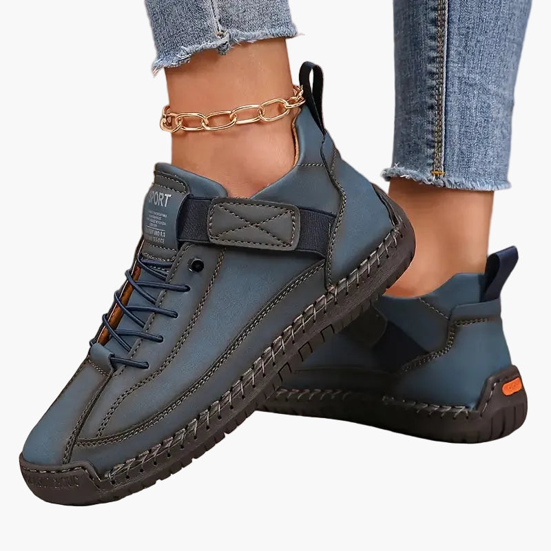 Women's black wide fit chunky trainers with a cushioned sole